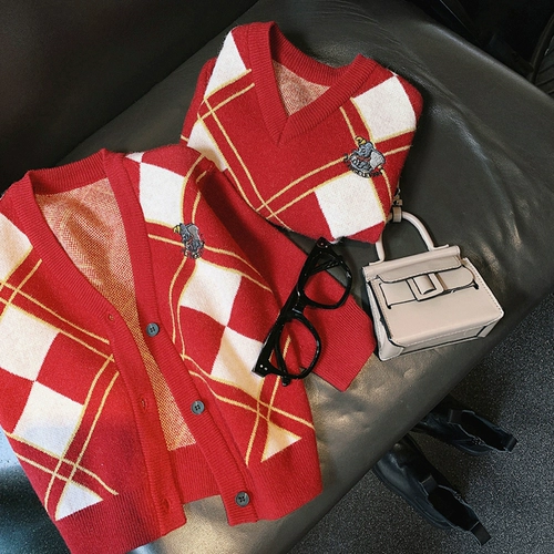 Жареная уличная родительская семья -Семейная семья Семейство Весна Весной Девочки вязание кардиг 2024 Новый год Новогоднего Новогоднего Свитера канун и дочери.