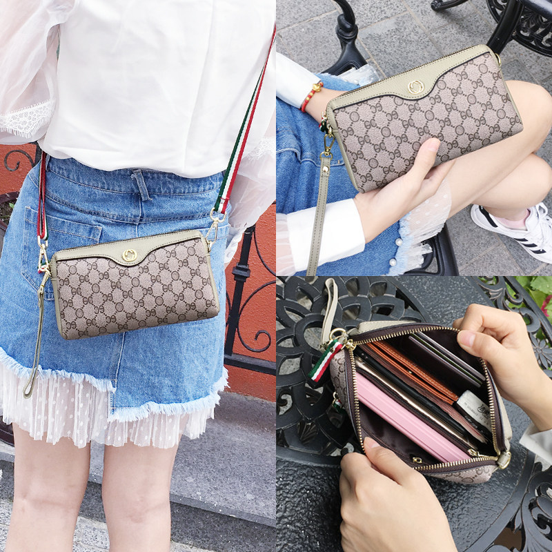 Middle-aged women's kits 2022 new moms large capacity phone packs fashion 100 hitch atmospheric aged single shoulder sloped satchel