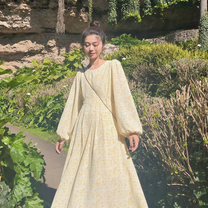 Girls wear dresses, waist French fairy skirts, broken flowers, gentle and sweet, salty and sweet egg yolk long skirt spring