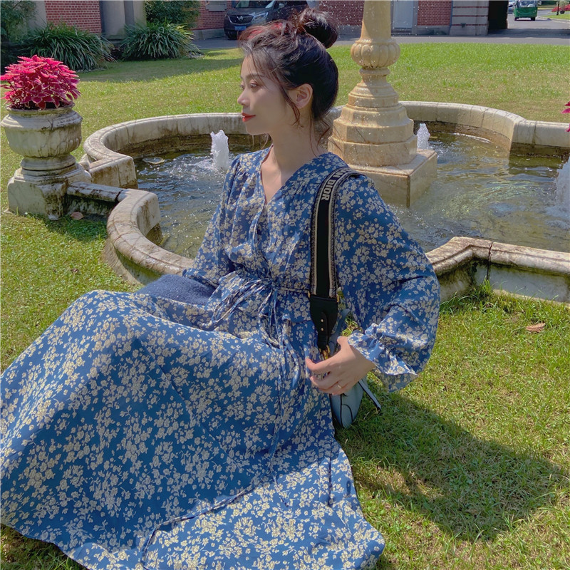 Gentle and soft blue rose print French chiffon with V-neck high waist dress autumn new women