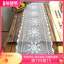Fresh water lotus handmade crochet crochet American retro rural countryside Nordic hollow lace table flag cover towel