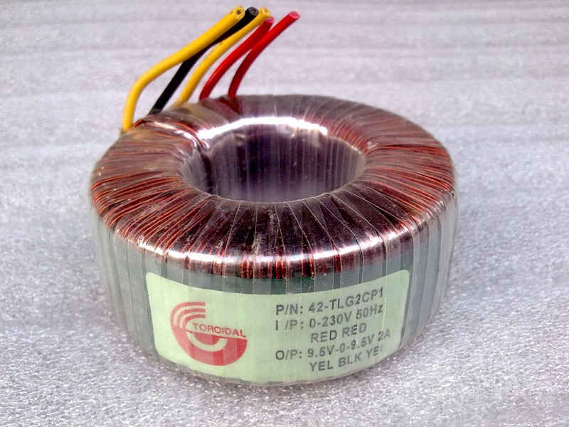 (Special price)Dolette imported toroidal transformer 38W input:230V output: double 9 5V 2A four-wire