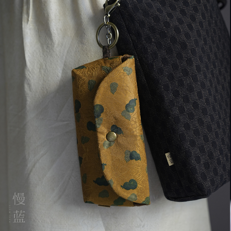Slow Blue | Xiangyunsha Glasses Case, Retro Style Dust-Proof Protective Case, Literary and Artistic National Style Portable Anti-Scratch Glasses Storage Box Slow Blue | Xiangyunsha Glasses Case, Retro Style Dust-Proof Protective Case, Literary and Artistic National Style Portable Anti-Scratch Glasses Storage Box