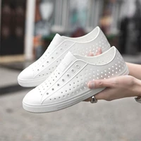 Модная нескользящая пляжная обувь, тапочки в стиле Crocs подходит для мужчин и женщин, трендовая спортивная сумка, повседневные босоножки, лето 2023 года, для влюбленных, закрытый носок