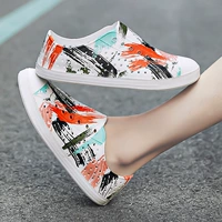 Летние тапочки в стиле Crocs подходит для мужчин и женщин для отдыха, дышащие нескользящие пляжные босоножки, коллекция 2023 года, для влюбленных, закрытый носок