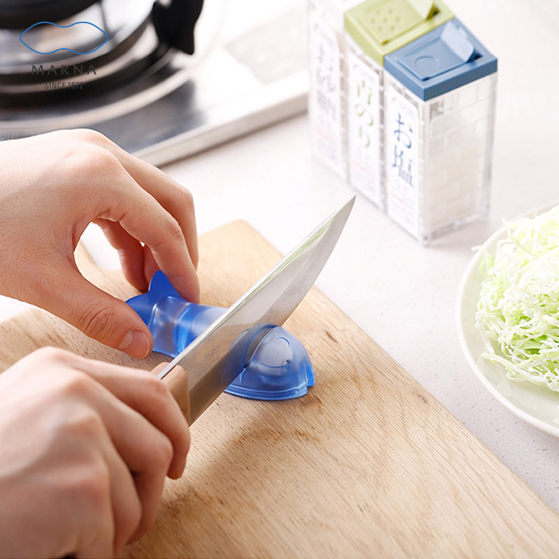 Japanese marna small fish whetstone refrigerator paste kitchen supplies home Daquan artifact fruit knife sharpener