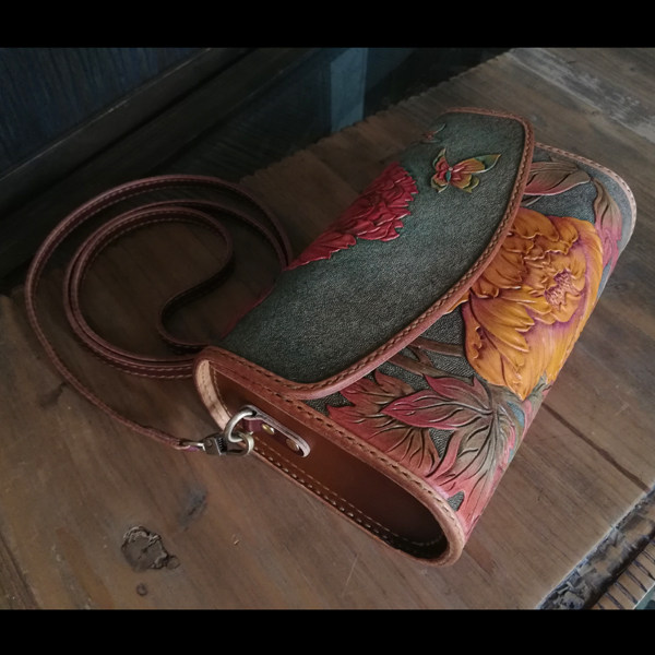 Handmade leather carvings painted peony flower female skinny bag bag bag bag package
