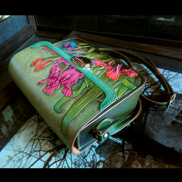 Handmade Genuine Leather Men's Bag Women Bag Booking Leather Carver Painted Bull Leather Kite Tail Flower Girl Skewed Satchel Bag