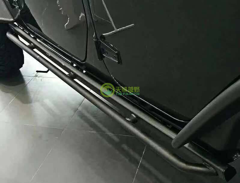 Shepherd's JK07-17 retrofit on the side of the toxic spider side on the New Year's side