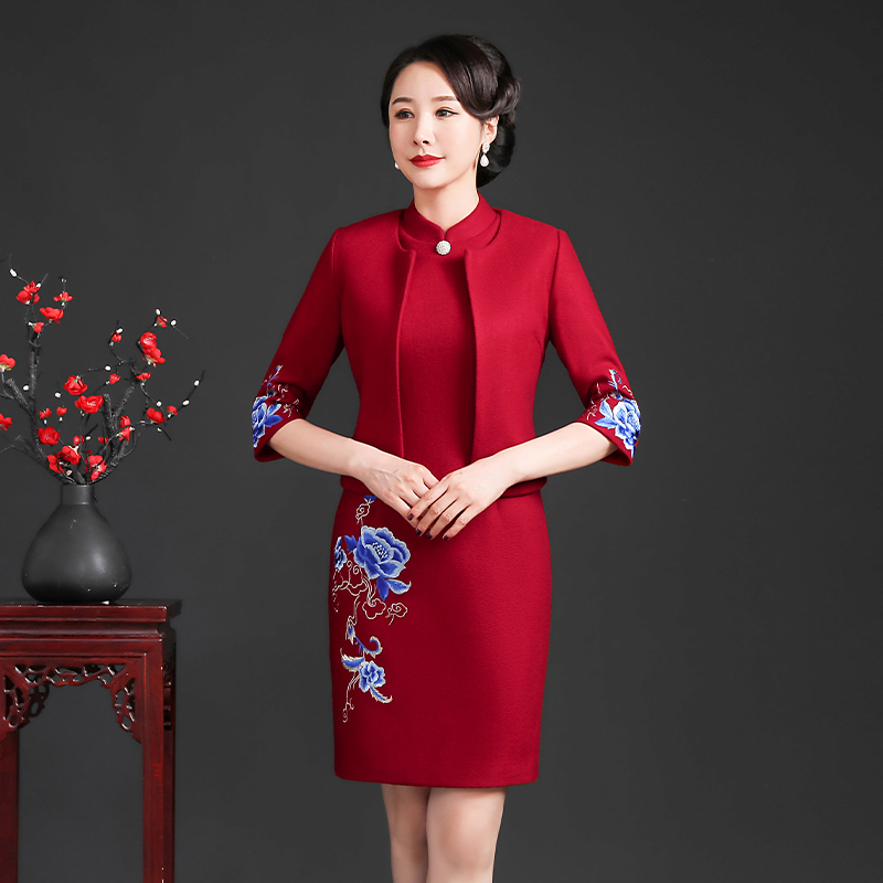 2022 new embroidered wool, two style suit improvement of the qipao, the high end of the high end, the mother-in-law, the wedding banquet