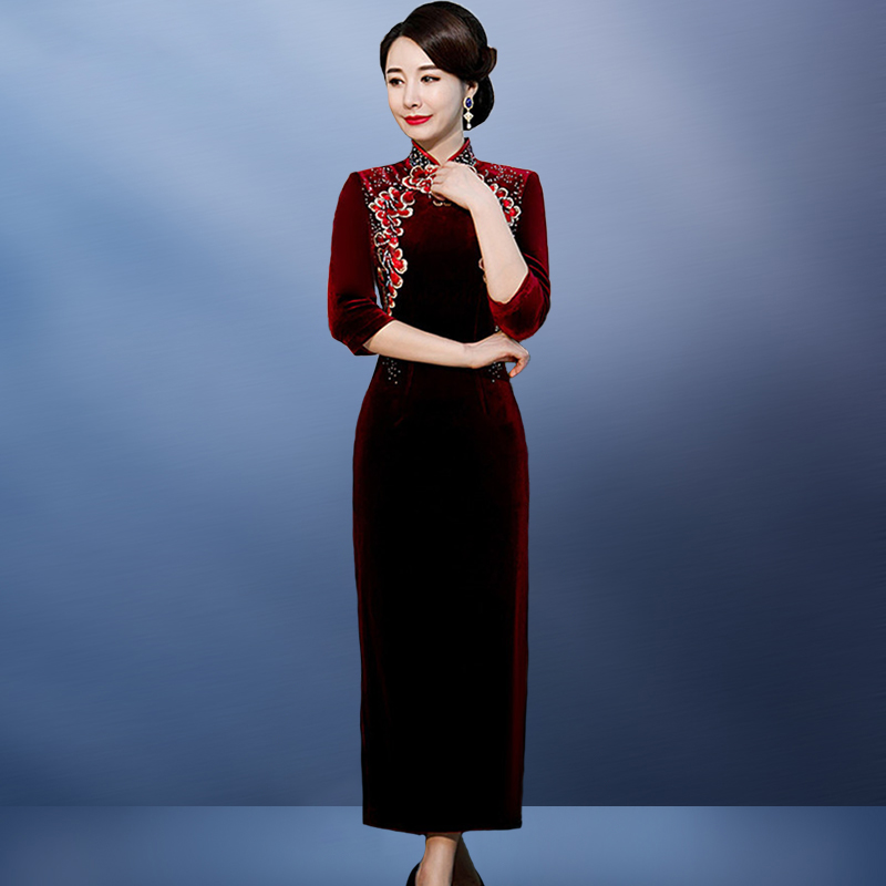 2021 new embroidered gold velvet cheongsam dress wedding mother-in-law wedding dress catwalk dress noble