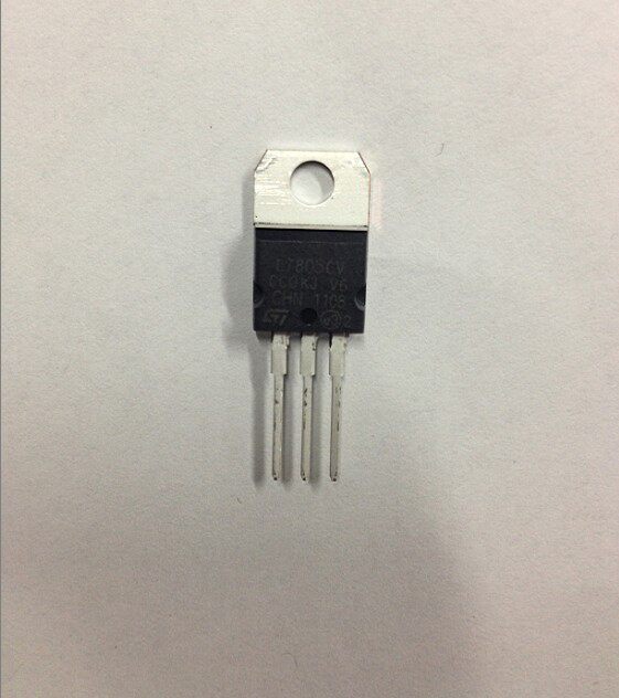 (Shanghai real body shop) Three-end voltage regulator tube L7924 brand new TO220 package-Taobao