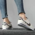 Giày Nike nữ mùa thu 2019 hoa mới móc lớn giày forrest retro giày thông thường giày BQ5297-100 - Dép / giày thường