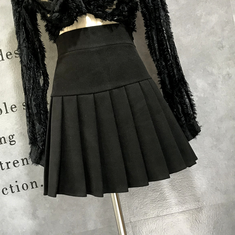 Student dress skirt high waist black and skirt, spring and autumn, to make a small man cute half skirt