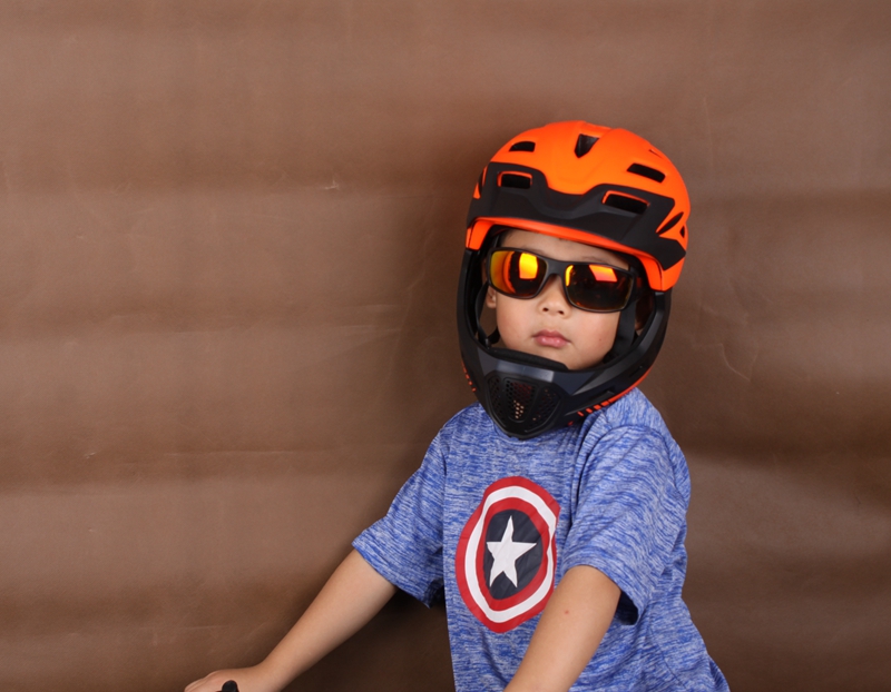 xe thăng bằng bike 8 CYCLINGCOMPANION gửi đồ bảo hộ với ánh sáng trẻ em trượt xe mũ bảo hiểm cân bằng mũ bảo hiểm xe cằm bảo vệ đầy đủ mặt mũ bảo hiểm - Smart Scooter 	xe thăng bằng strider pro