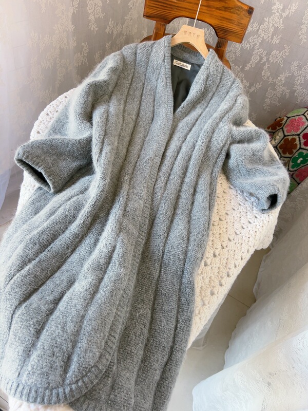 Premium Sample Clothing: Angora Long Rabbit Fur, Rare Gray Thickened Mid-Length Cardigan Sweater Coat Premium Sample Clothing: Angora Long Rabbit Fur, Rare Gray Thickened Mid-Length Cardigan Sweater Coat