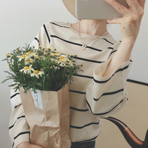 (to hear flowers and faraway in the fragments of mediocre) Nordic small crowddesigners 9 Sleeves T-shirt 3 Thronet