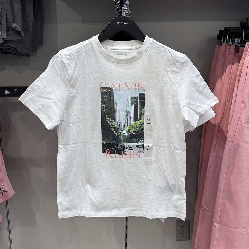 Calvin Klein/Ck Women's Casual Everyday Solid Color Round Neck Short-Sleeved T-Shirt with Chest Print