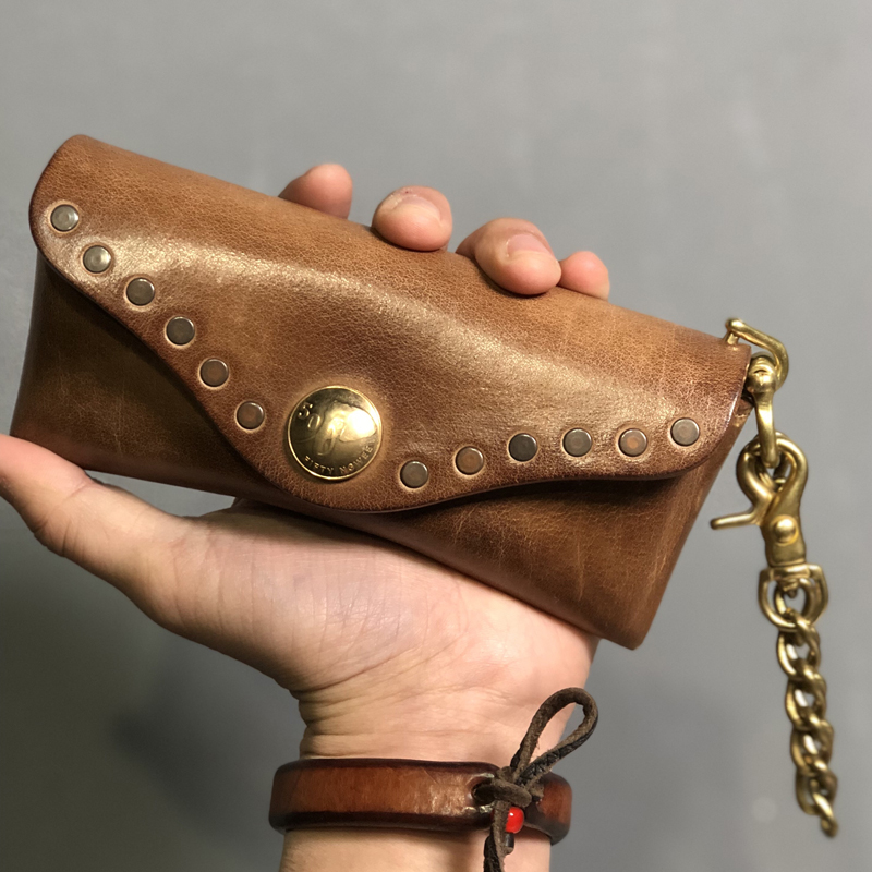 New Head Layer Leather Retro Rivet Glasses Case Plant Tannic Bull Leather Rivet Tree Paste Leather Glasses Bag Art genuine leather