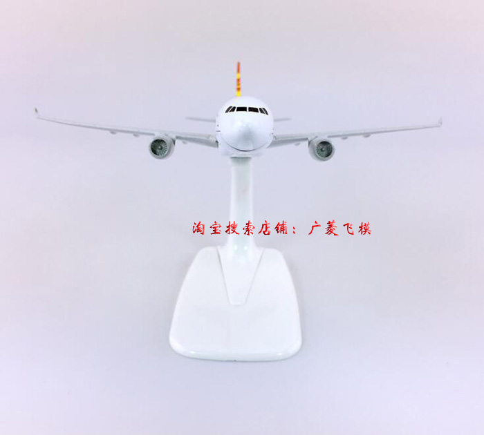 Mô hình máy bay Hong Kong Airlines A330-300 Hong Kong Airlines mô phỏng hợp kim 16cm mô hình máy bay chở khách tĩnh đồ chơi cho bé 2 tuổi