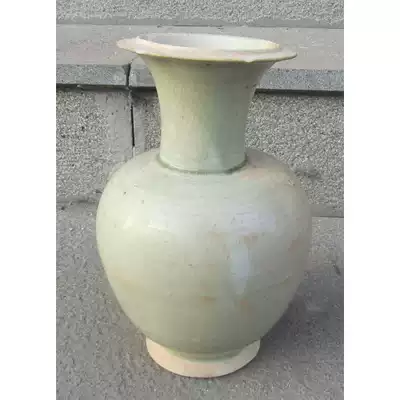 Baolao antique porcelain Genuine antique Five dynasties celadon bottle Yue Kiln eight products monochrome glaze large door standing piece decoration