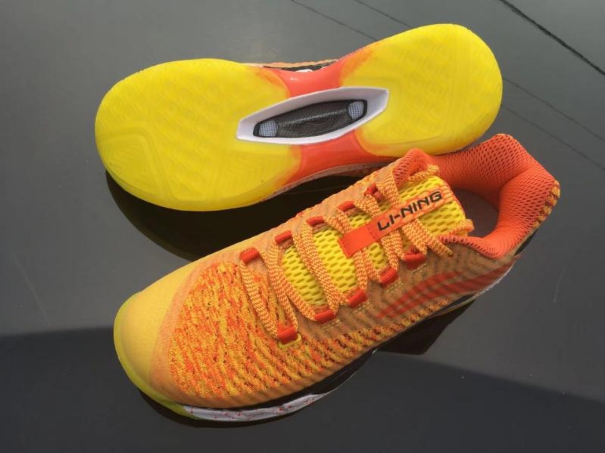 Giày cầu lông nữ Li Ning chính hãng 2018 giày thể thao bitis nam