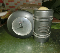 1980s fashionable time-keeping electronic desk clock nostalgic collection film and television props bar window decorations