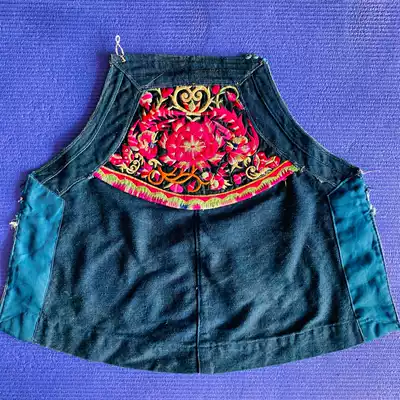 Pure handmade Miao embroidery boutique old embroidery bellypocket flat embroidery home handmade clothes diy accessories Q76 non-legacy eight new layers