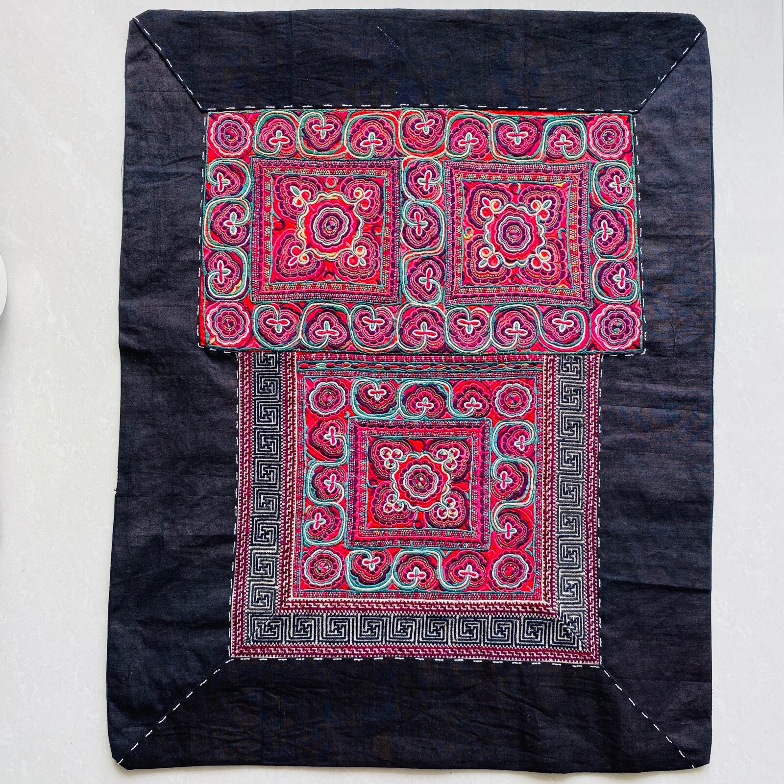 Handmade Miao old embroidery boutique old embroidery piece paper-cut embroidery clothes DIY accessories Q14 non-legacy eight new layers