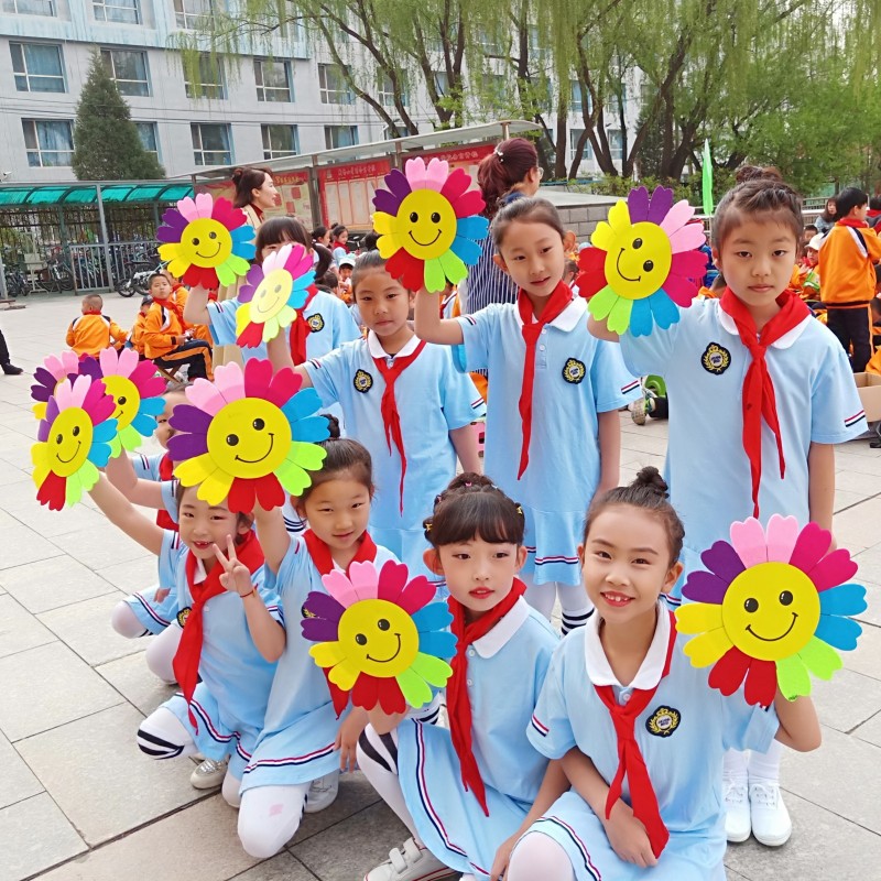 Games Opening Entrance Style Props Creative Sunflowers Kindergarten Dancing Seven Colorful Smiles Sunflowers Hands flowers