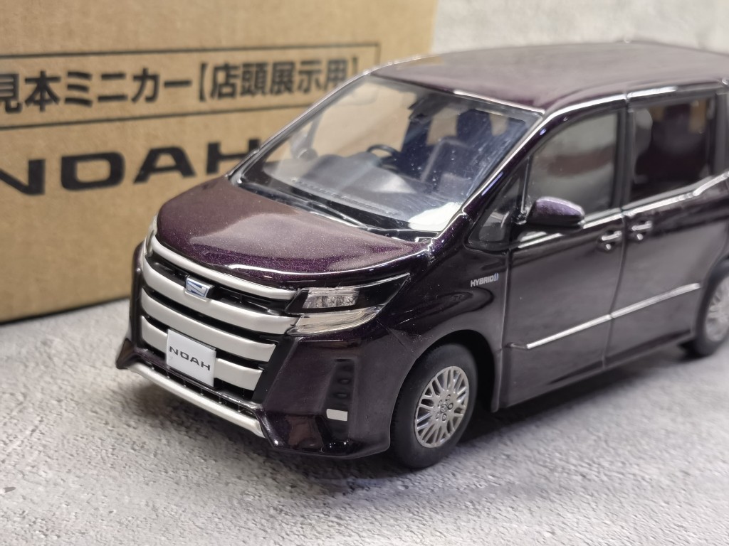 1/30 Toyota NOAH Simulation MPV Alloy Collection Car Model