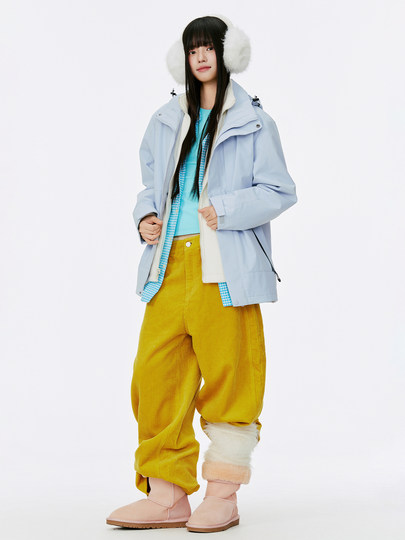 Burgenland chaqueta tres en uno para mujer Otoño e Invierno 2025 nueva chaqueta con capucha desmontable para exteriores de tres pruebas a la moda