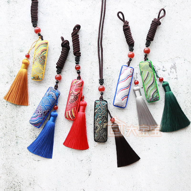 End of the Dragon Boat Festival hanging neck and small fragrant bag Gift China Wind Fragrant Sack Ancient Wind Embroidered Elgrass Vanilla Mosquito Repellent Carry-on Bag