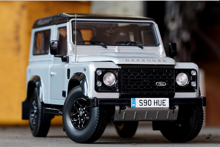 Tương tự như hầu hết Real18 1:18 AR Land Rover Defender D90 Phiên bản kỷ niệm tĩnh mô hình xe tải hino
