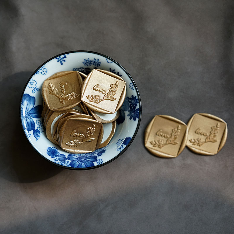 Three-dimensional finished product fire lacquer seal square Love rip off the sticker