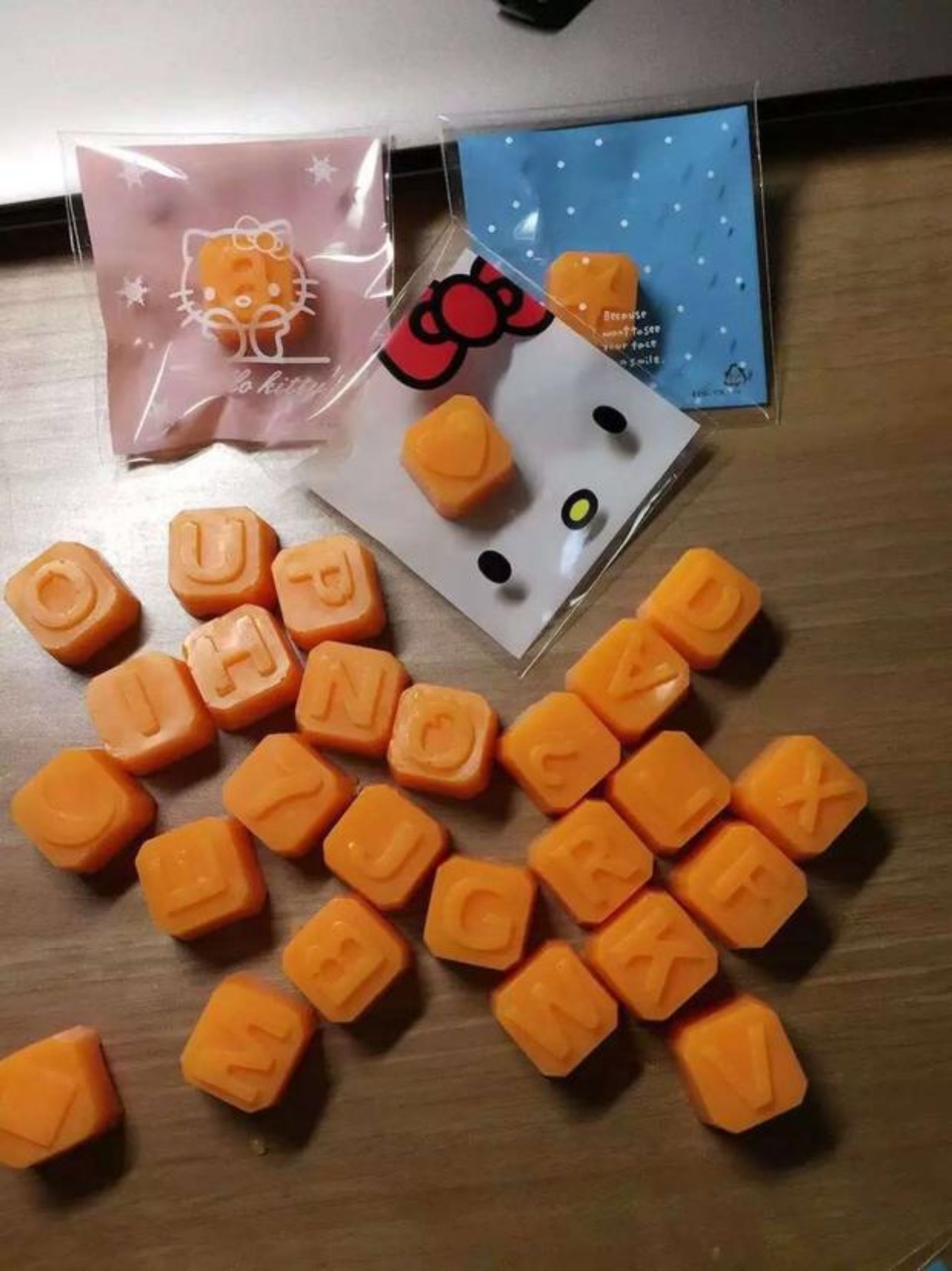 26 bảng chữ cái tiếng Anh khuôn silicone DIY handmade chocolate chocolate cake cake fondant fondant khuôn bánh nhúng