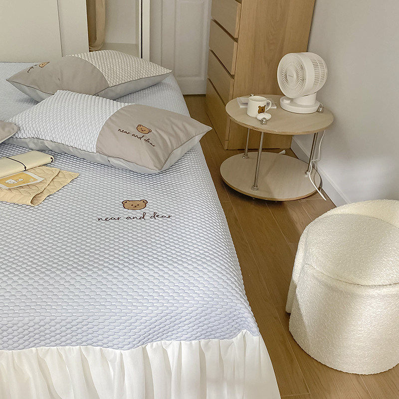 Lovelly) Soft cute little Bear Bean cold mat Three sets of ice silk Children Baby cool Summer Machine Washable 4