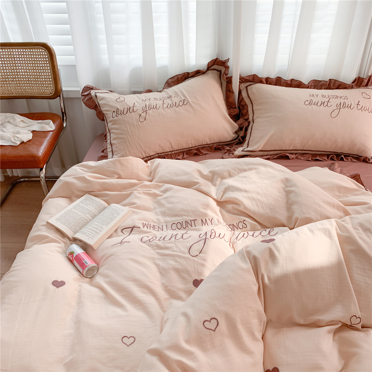Pastoral beauty Soft and comfortable double-layer yarn cotton four-piece embroidery love ruffles Korean style bedding
