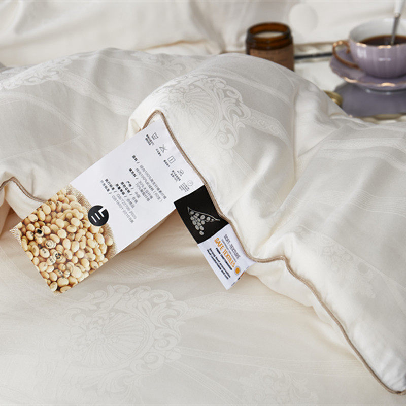 Warm soybean fiber quilt core Air conditioning quilt spring and autumn quilt thickened winter quilt Single double space quilt four seasons dormitory