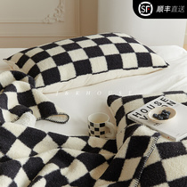 Checkered) 100 hitchhikers single pint teddy down chessboard Gpillowcase lambs blankets to be on the side of the day