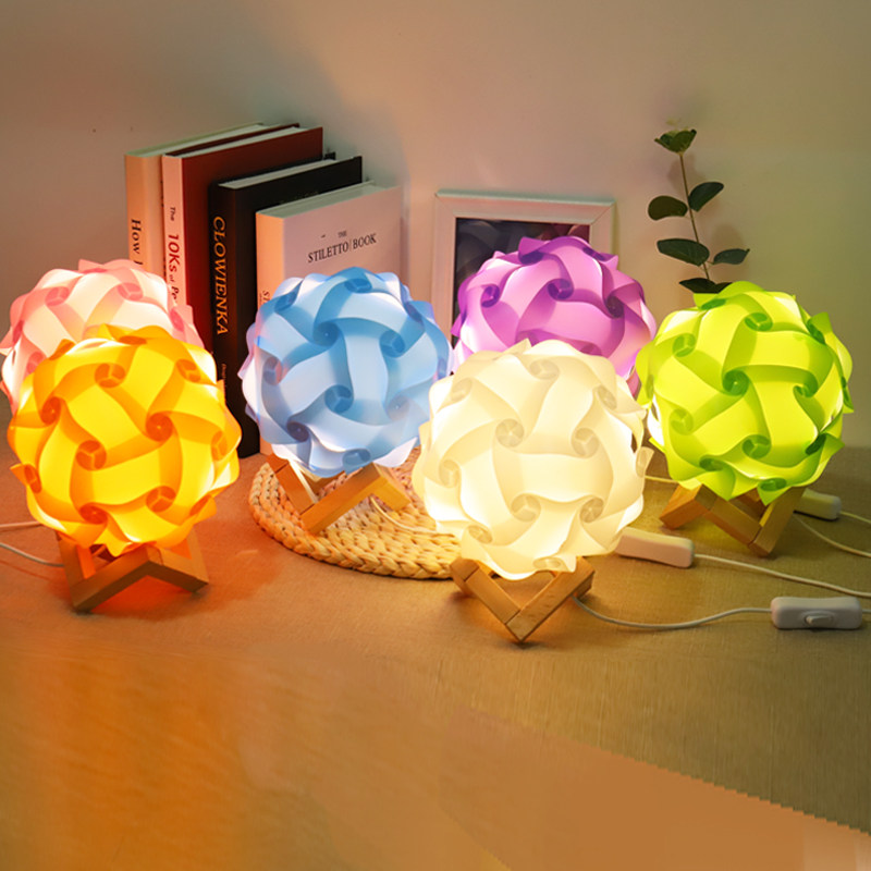 Small night lamp table lamp red creative romantic flirting bedroom wedding room net red lamp ins wind girl heart bedside