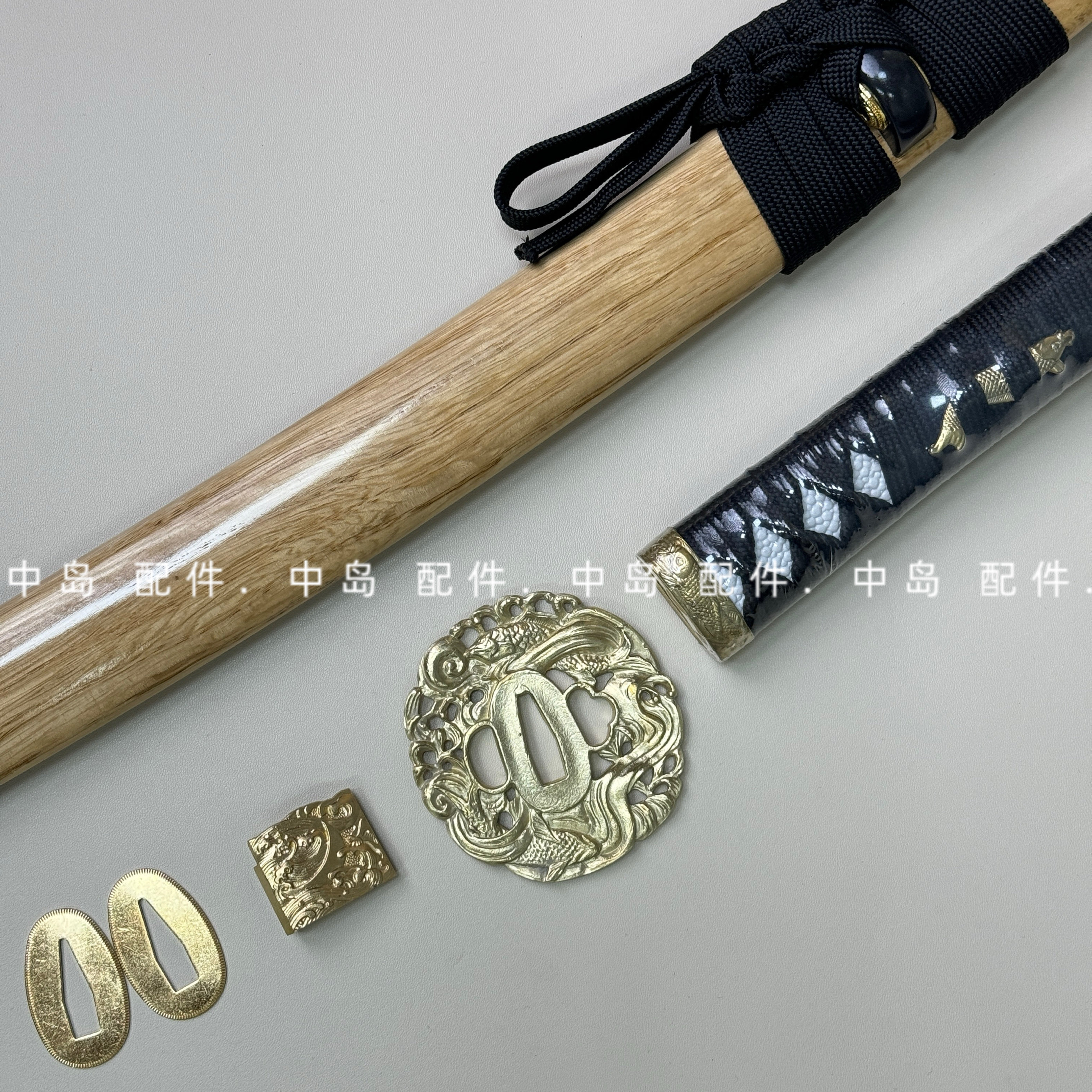 刀剑配件中的艺术品：原木刀壳+黄铜装具，让你的武士刀焕然一新！✨-更