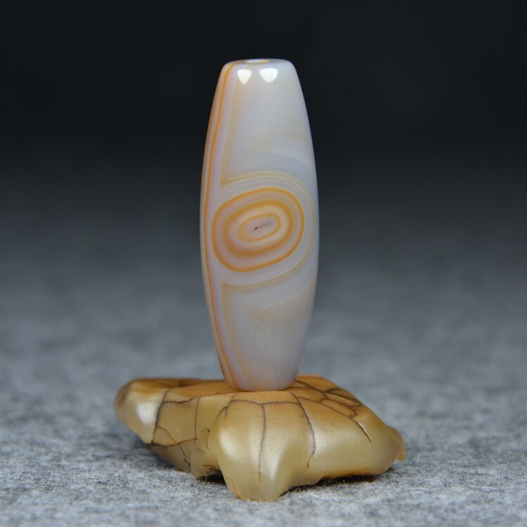 Natural genuine products Sky Eye Everest Tibetan Lezi Myitong necklace Buddhist Nine Eye Stone shale Mondays Everest stone