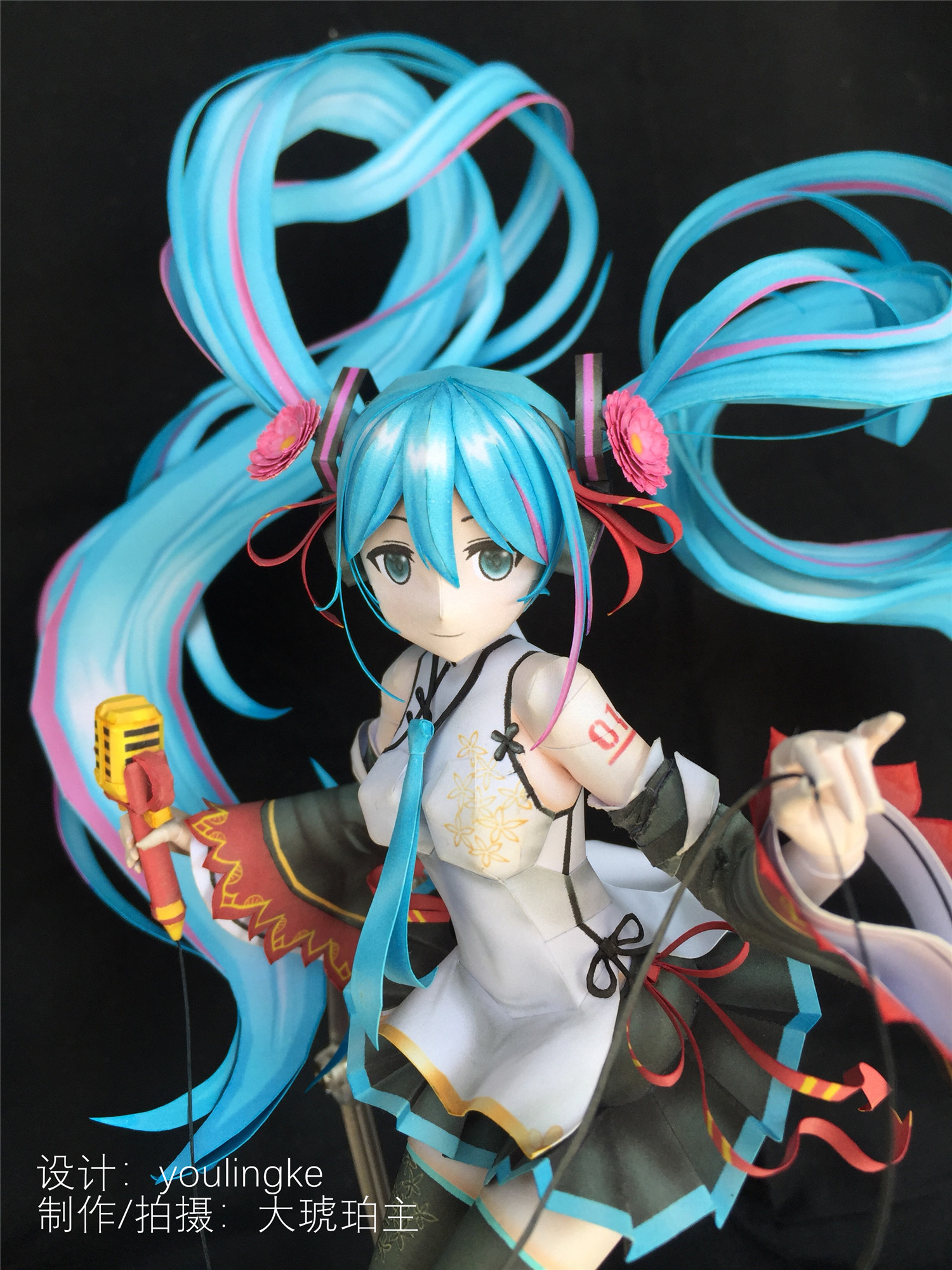 Full 2 pieces This is not a hand-made Alphamax Hatsuno future miku expo animation paper model