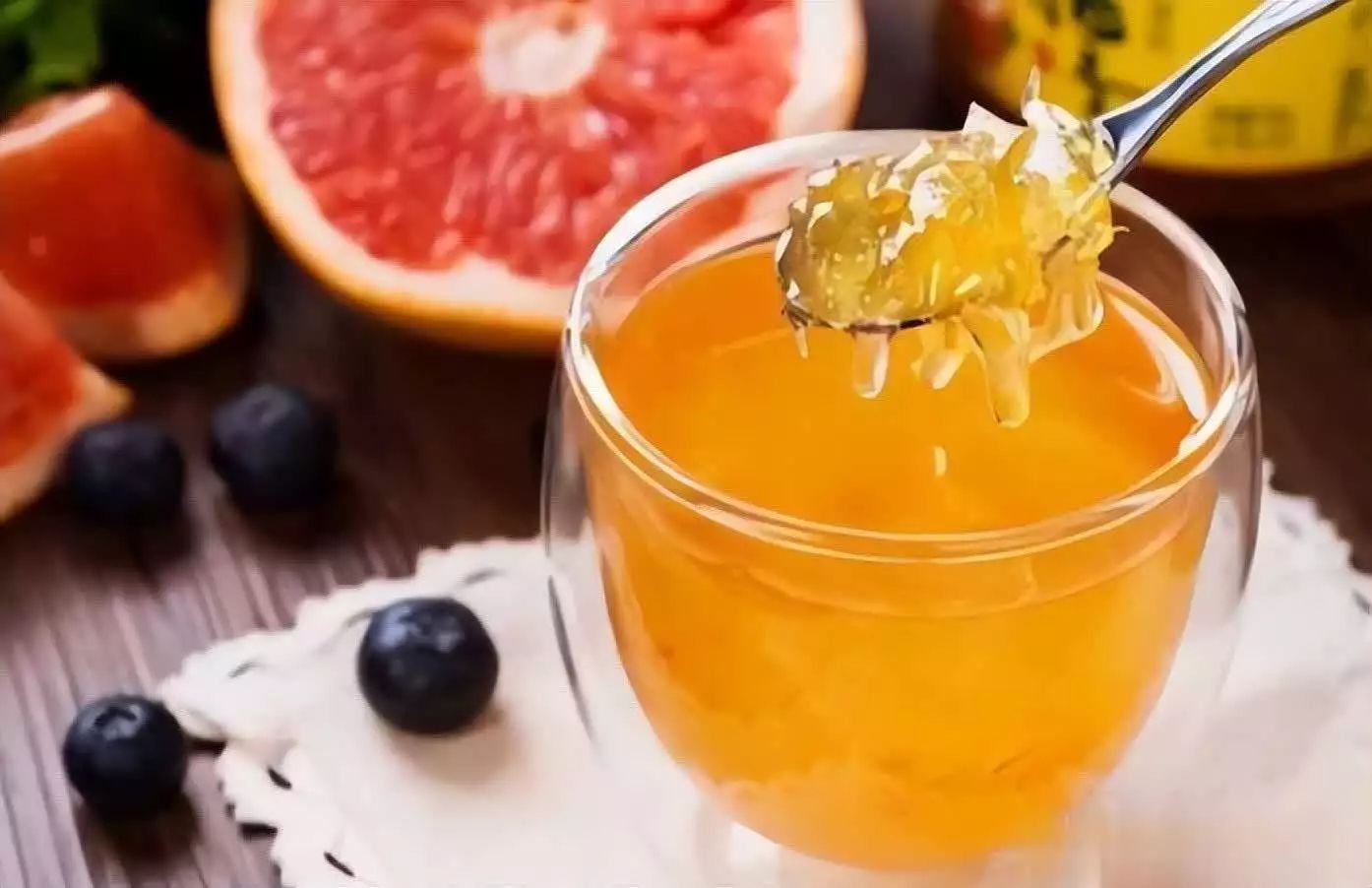 入冬后不论贫富，多吃这5种水果，润肺降燥美容还不上火 