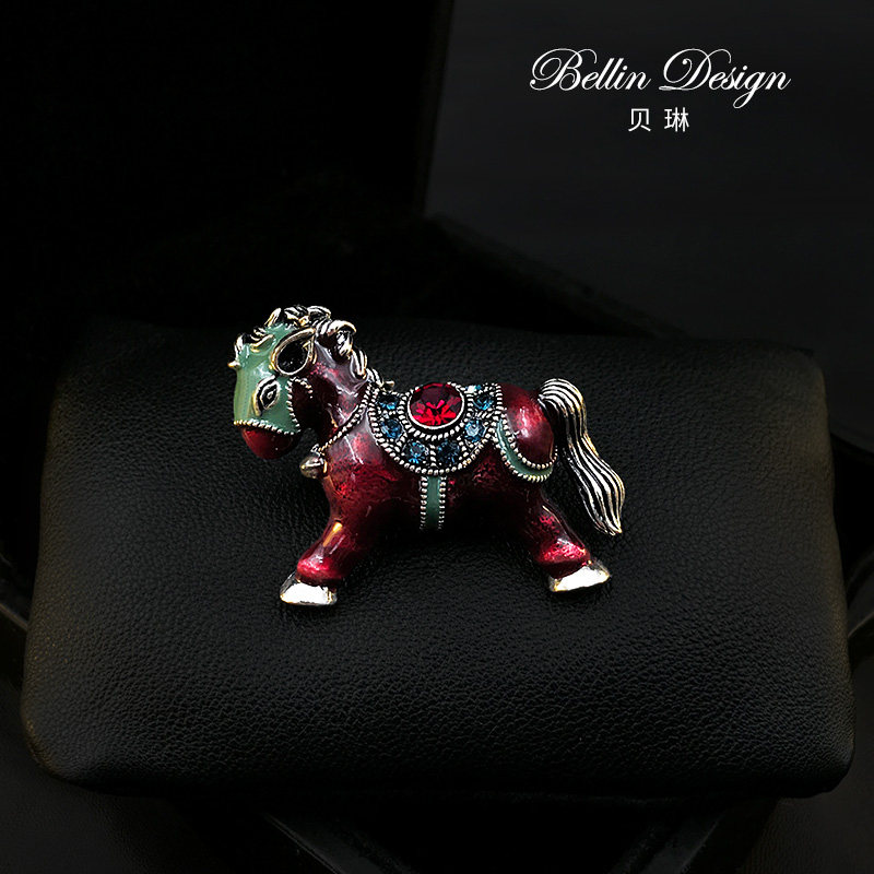 High - grade retro - cute cartoon female Han cartoon small accessory sweater sweater decoration pin 3180