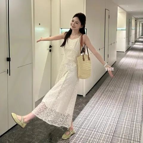 Beautiful and Gentle Lace Suspender Dress for Women in Summer, Hollow Embroidery, High-End, Slim-Fitting, Long Skirt with a Large Hem Beautiful and Gentle Lace Suspender Dress for Women in Summer, Hollow Embroidery, High-End, Slim-Fitting, Long Skirt with a Large Hem