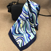 Синие синие белые желтые полосы