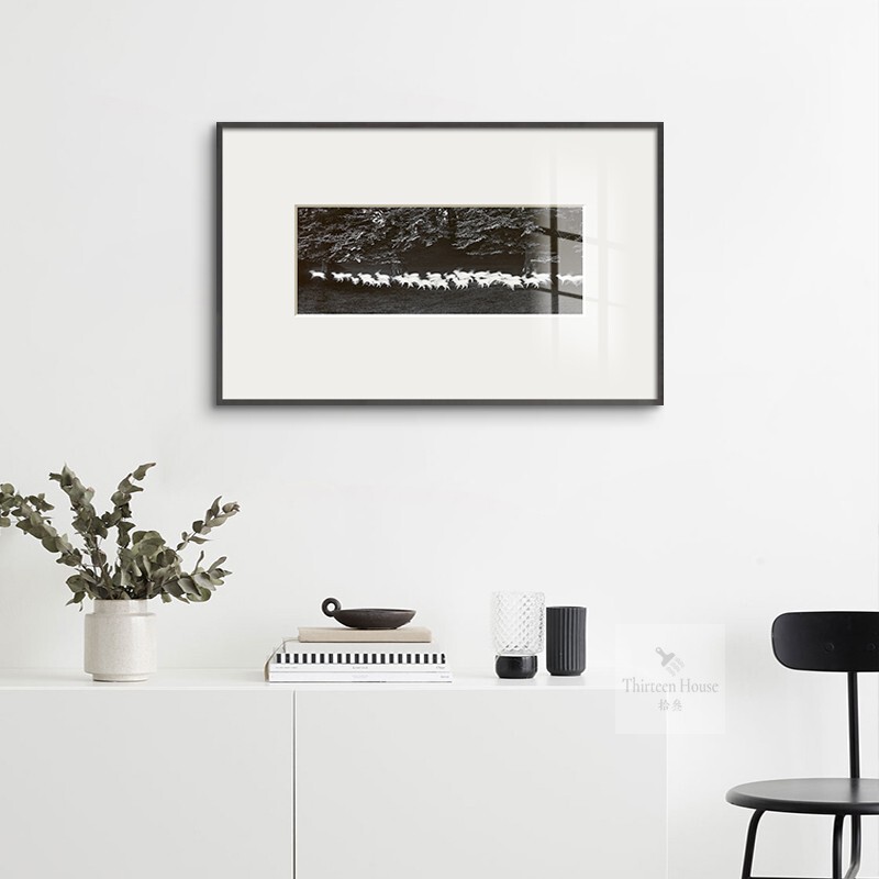 Modern Abstract Black and White Photography Decorative Painting Niche Art Living Room Sofa Background Wall Hanging Painting Restaurant Hotel Mural Modern Abstract Black and White Photography Decorative Painting Niche Art Living Room Sofa Background Wall Hanging Painting Restaurant Hotel Mural