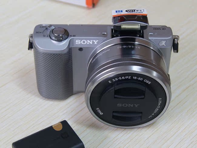 Bộ Sony ILCE-5000 Sony DSLR (ống kính 16-50mm) a5000L máy ảnh kỹ thuật số đơn máy ảnh canon 70d